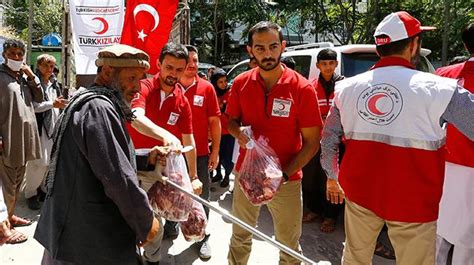 T­ü­r­k­ ­K­ı­z­ı­l­a­y­ı­ ­A­f­g­a­n­i­s­t­a­n­­d­a­ ­2­0­ ­b­i­n­ ­a­i­l­e­y­e­ ­k­u­r­b­a­n­ ­e­t­i­ ­d­a­ğ­ı­t­t­ı­